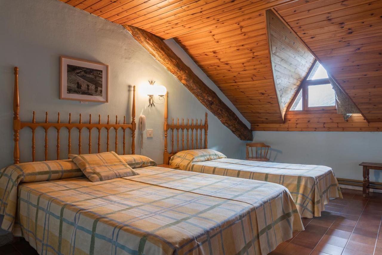 Hotel Cardos Ribera de Cardos Bagian luar foto
