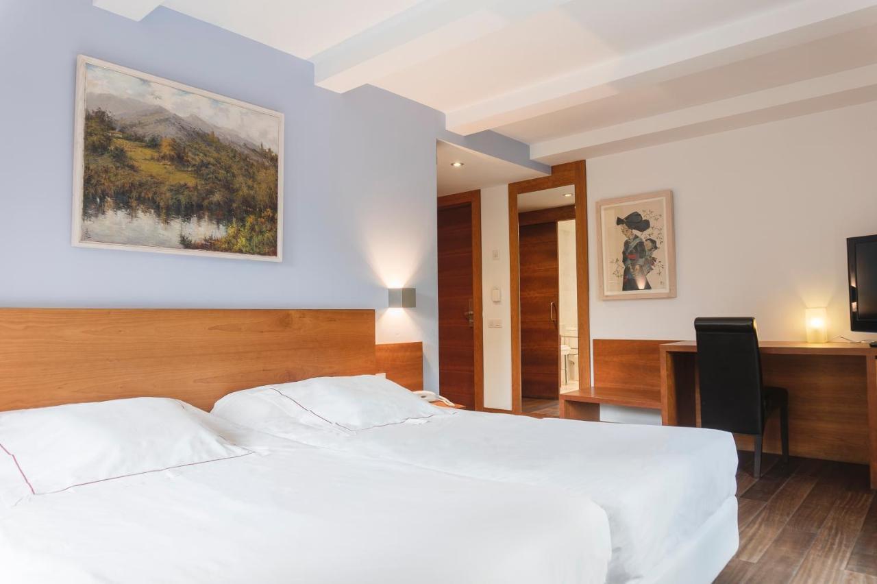 Hotel Cardos Ribera de Cardos Bagian luar foto