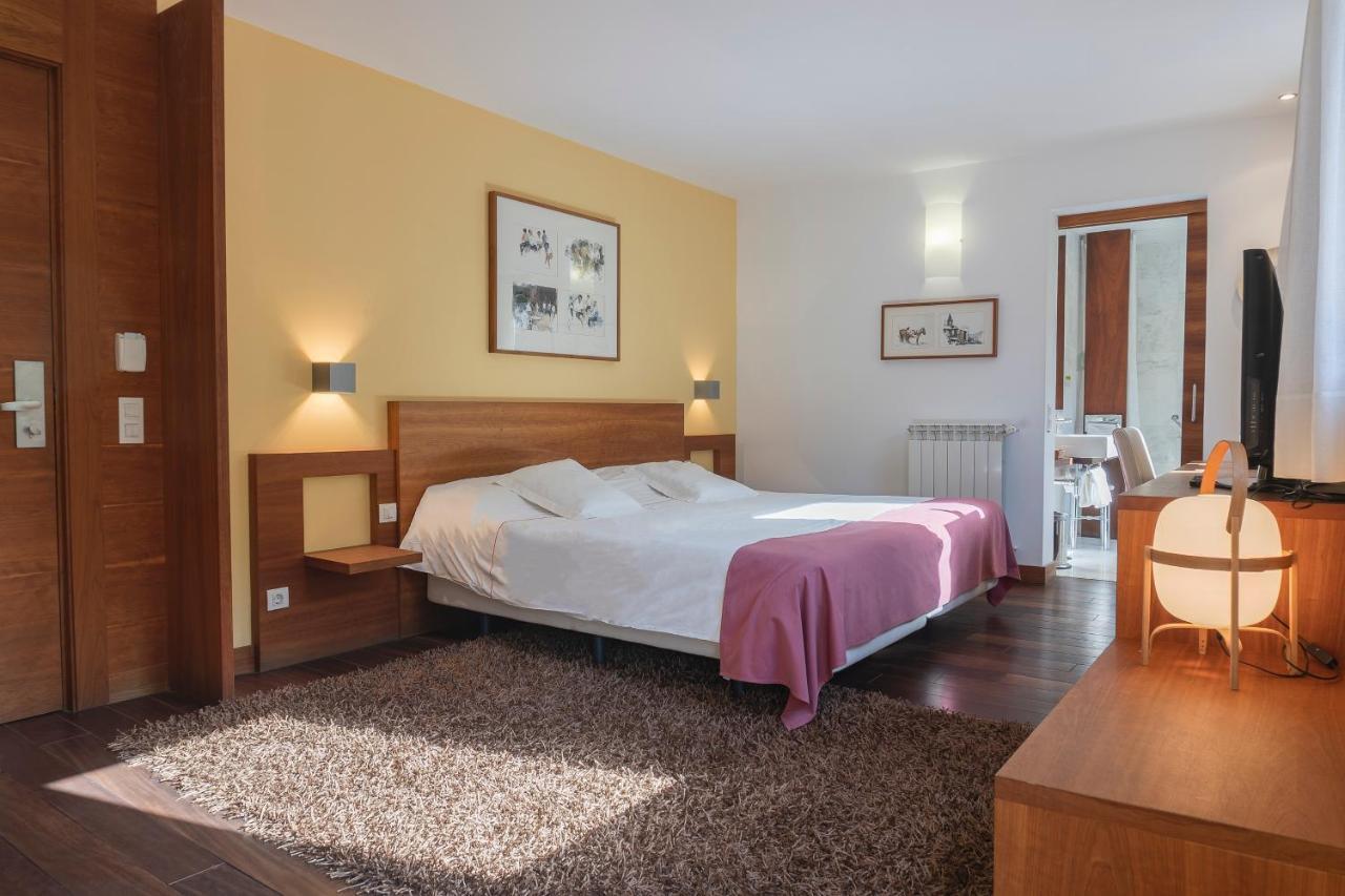 Hotel Cardos Ribera de Cardos Bagian luar foto
